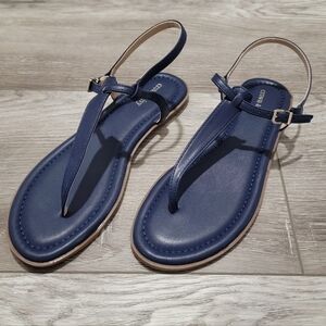 Crown & Ivy Lily Thong Navy Sandals (Sz 9M)